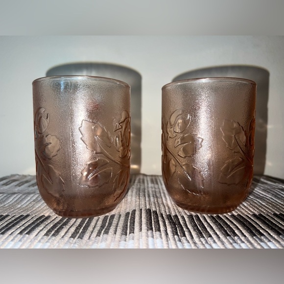 Vintage Arcoroc France Rosaline Pink Glass Mugs – Set of 2 - Picture 4 of 10